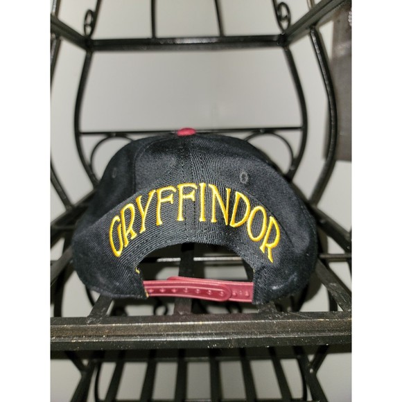 HARRY POTTER GRYFFINDOR SNAPBACK - Picture 2 of 3